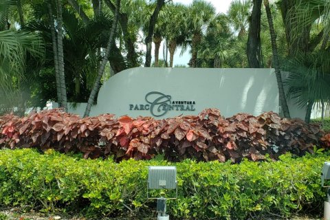 Copropriété à vendre à Aventura, Floride: 2 chambres, 98.66 m2 № 1960658 - photo 1