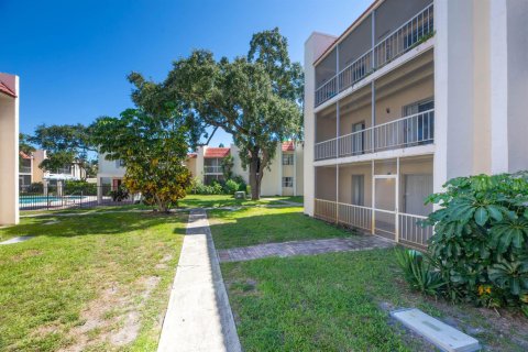Appartement à louer à Boca Raton, Floride: 2 chambres, 78.69 m2 № 2412015 - photo 27