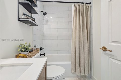 Condo in Miami, Florida, 2 bedrooms № 2070751 - photo 20