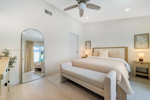 Condo in Miami, Florida, 2 bedrooms № 2070751 - photo 11
