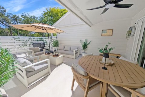 Condo in Miami, Florida, 2 bedrooms № 2070751 - photo 24