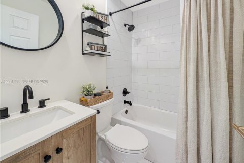 Condo in Miami, Florida, 2 bedrooms № 2070751 - photo 19