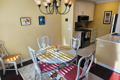 Condo in Sarasota, Florida, 2 bedrooms  № 1677532 - photo 5