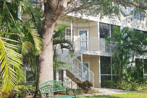 Condo in Sarasota, Florida, 2 bedrooms  № 1677532 - photo 1