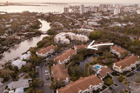 Condo in Sarasota, Florida, 2 bedrooms  № 1677532 - photo 2