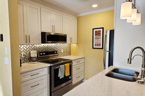 Condo in Sarasota, Florida, 2 bedrooms  № 1677532 - photo 7