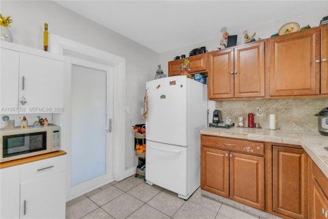 Villa ou maison à vendre à Opa-locka, Floride: 3 chambres, 90.58 m2 № 2011262 - photo 9