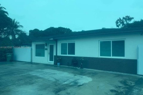 Villa ou maison à vendre à Opa-locka, Floride: 3 chambres, 90.58 m2 № 2011262 - photo 4