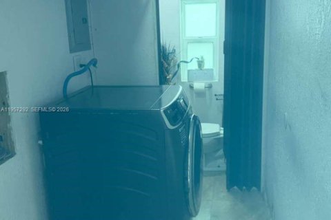 Villa ou maison à vendre à Opa-locka, Floride: 3 chambres, 90.58 m2 № 2011262 - photo 8