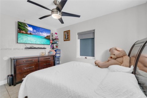Villa ou maison à vendre à Opa-locka, Floride: 3 chambres, 90.58 m2 № 2011262 - photo 13