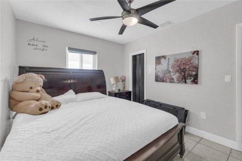 Villa ou maison à vendre à Opa-locka, Floride: 3 chambres, 90.58 m2 № 2011262 - photo 14