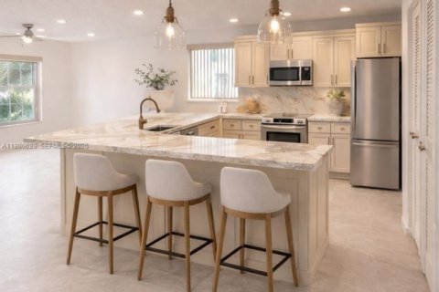 Купить виллу или дом в Катлер-Бей, Флорида 9 комнат, 227.15м2, № 2048124 - фото 16