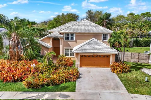 Дом в Катлер-Бей, Флорида 9 комнат, 227.15м2 № 2048124