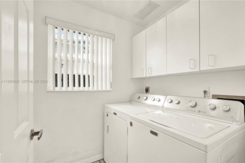 Купить виллу или дом в Катлер-Бей, Флорида 9 комнат, 227.15м2, № 2048124 - фото 21