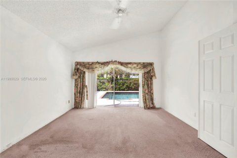 Купить виллу или дом в Катлер-Бей, Флорида 9 комнат, 227.15м2, № 2048124 - фото 25