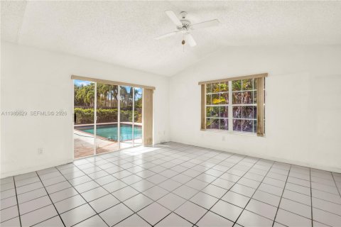 Купить виллу или дом в Катлер-Бей, Флорида 9 комнат, 227.15м2, № 2048124 - фото 19