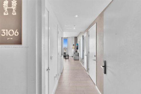 Copropriété à vendre à Hollywood, Floride: 1 chambre, 65.22 m2 № 2036411 - photo 2