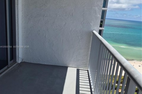 Condo in Miami Beach, Florida, 1 bedroom  № 2069724 - photo 10