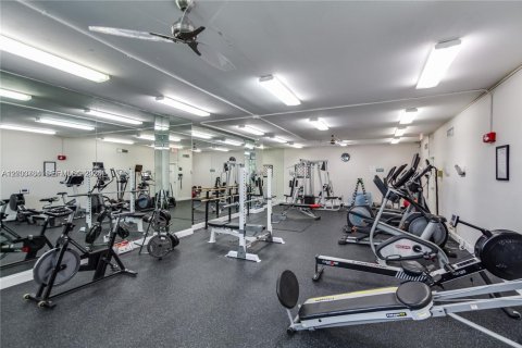 Condo in Miami Beach, Florida, 1 bedroom  № 2069724 - photo 27