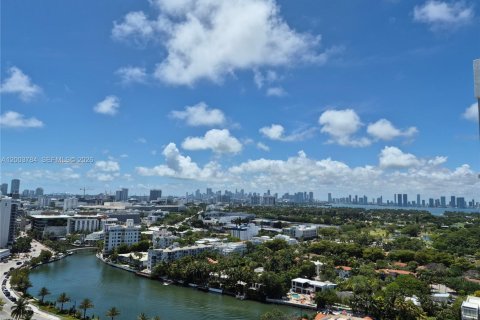 Condo in Miami Beach, Florida, 1 bedroom  № 2069724 - photo 4