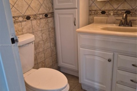 Condo in Miami Beach, Florida, 1 bedroom  № 2069724 - photo 20