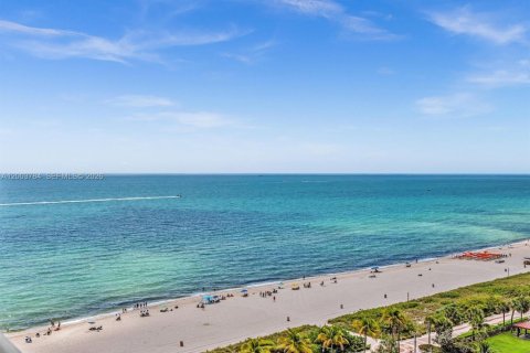 Condo in Miami Beach, Florida, 1 bedroom  № 2069724 - photo 22