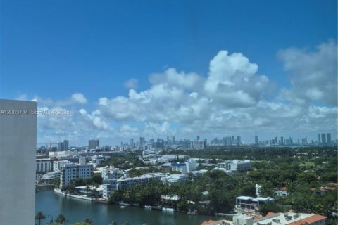 Condo in Miami Beach, Florida, 1 bedroom  № 2069724 - photo 5