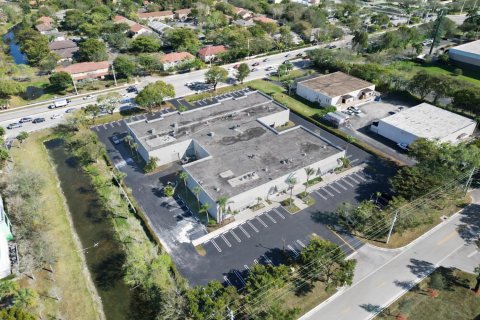 Propiedad comercial en venta en Coral Springs, Florida № 2146315 - foto 27