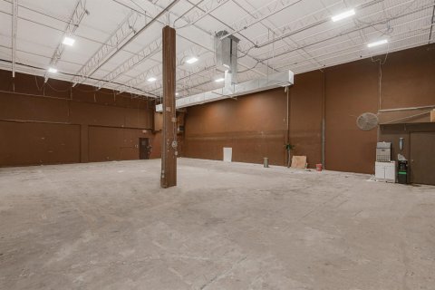 Propiedad comercial en venta en Coral Springs, Florida № 2146315 - foto 13