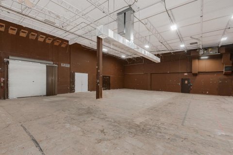 Propiedad comercial en venta en Coral Springs, Florida № 2146315 - foto 12