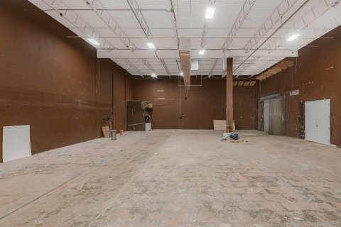Propiedad comercial en venta en Coral Springs, Florida № 2146315 - foto 15