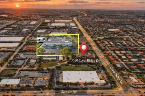 Propiedad comercial en Coral Springs, Florida № 2146315