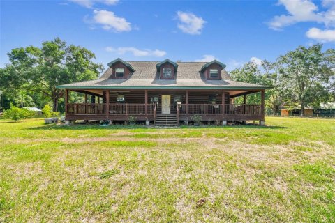 House in Dade City, Florida 5 bedrooms, 322.09 sq.m. № 1916916 - photo 3