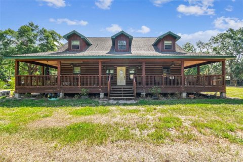 House in Dade City, Florida 5 bedrooms, 322.09 sq.m. № 1916916 - photo 4