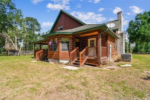 House in Dade City, Florida 5 bedrooms, 322.09 sq.m. № 1916916 - photo 6