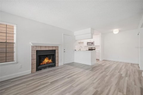 Condo in Orlando, Florida, 1 bedroom  № 2216118 - photo 9