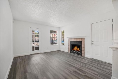 Condo in Orlando, Florida, 1 bedroom  № 2216118 - photo 8