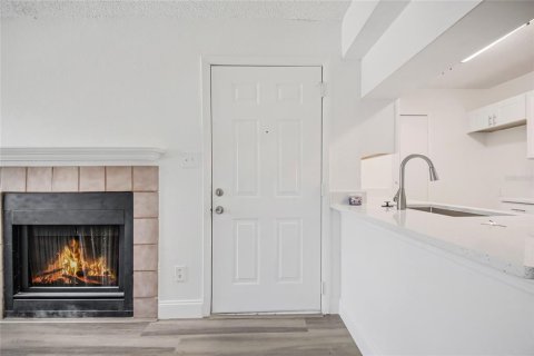 Condo in Orlando, Florida, 1 bedroom  № 2216118 - photo 6