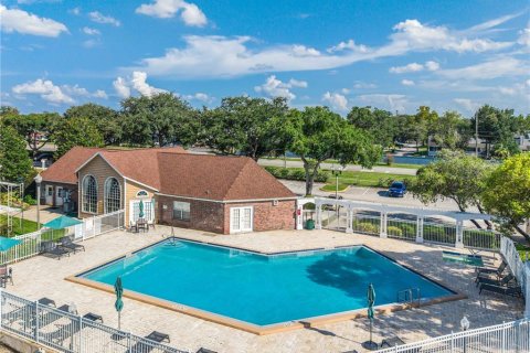 Condo in Orlando, Florida, 1 bedroom  № 2216118 - photo 30