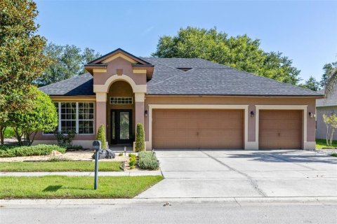 House in Oviedo, Florida 3 bedrooms, 195.65 sq.m. № 2308498