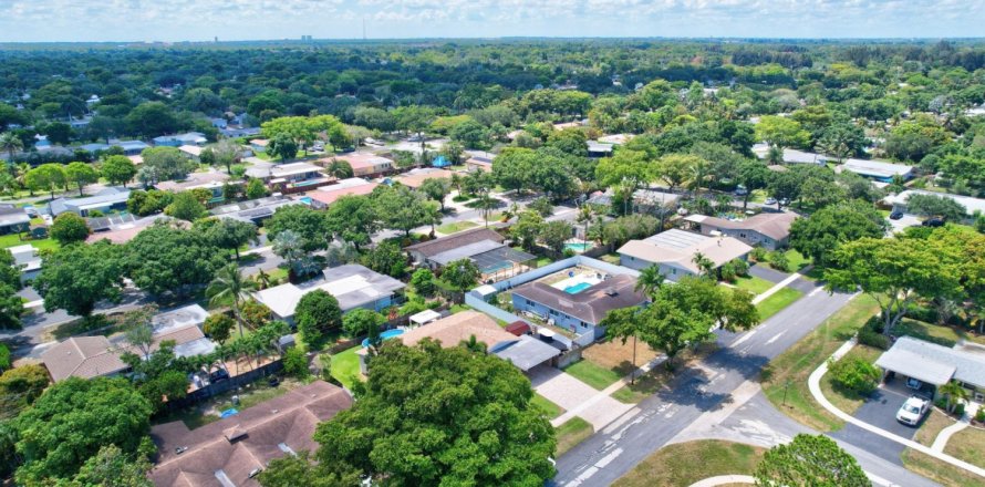 Casa en Plantation, Florida 3 dormitorios, 214.23 m2 № 1182607
