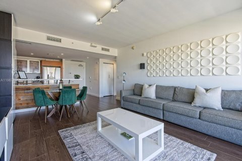 Купить кондоминиум в Майами, Флорида 2 спальни, 106.47м2, № 2047793 - фото 5