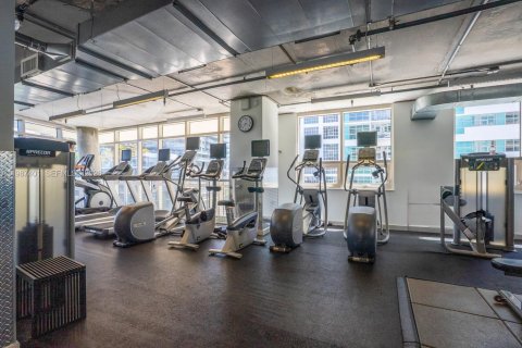 Купить кондоминиум в Майами, Флорида 2 спальни, 106.47м2, № 2047793 - фото 24