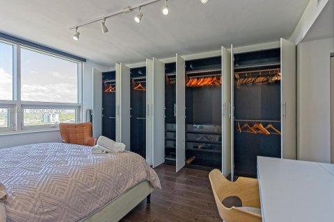 Купить кондоминиум в Майами, Флорида 2 спальни, 106.47м2, № 2047793 - фото 16