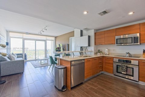 Купить кондоминиум в Майами, Флорида 2 спальни, 106.47м2, № 2047793 - фото 6