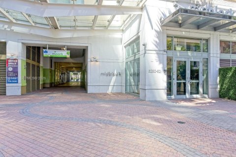 Купить кондоминиум в Майами, Флорида 2 спальни, 106.47м2, № 2047793 - фото 2