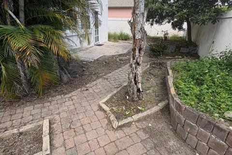 House in Orlando, Florida 2 bedrooms, 141.95 sq.m. № 1919572 - photo 29