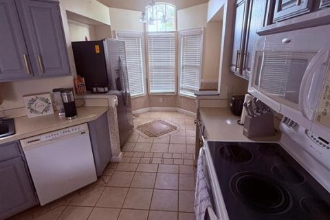 House in Orlando, Florida 2 bedrooms, 141.95 sq.m. № 1919572 - photo 14