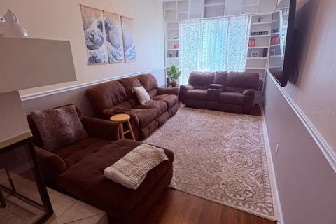 House in Orlando, Florida 2 bedrooms, 141.95 sq.m. № 1919572 - photo 5