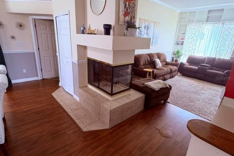 House in Orlando, Florida 2 bedrooms, 141.95 sq.m. № 1919572 - photo 8